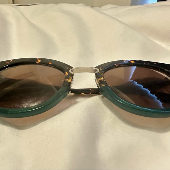 Ferragamo Sunglasses - Picture 5 of 6